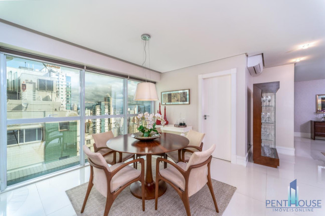 Imagem Apartamento com 4 Quartos à Venda, 287 m² em Centro - Balneário Camboriú Imagem Apartamento com 4 Quartos à Venda, 287 m² em Centro - Balneário Camboriú