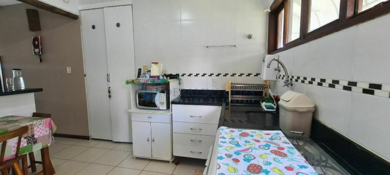 Imagem Casa com 4 Quartos à Venda, 285 m² em Guarajuba - Camaçari Imagem Casa com 4 Quartos à Venda, 285 m² em Guarajuba - Camaçari