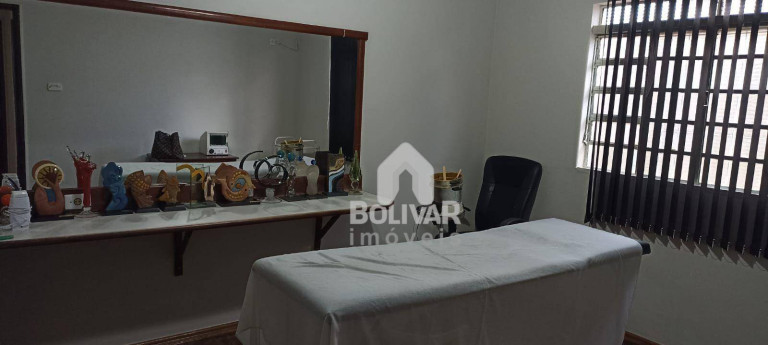 Imagem Casa com 5 Quartos à Venda, 250 m² em Setor Central - Itumbiara Imagem Casa com 5 Quartos à Venda, 250 m² em Setor Central - Itumbiara