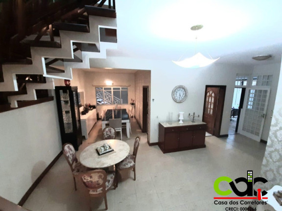 Imagem Sobrado com 4 Quartos à Venda, 210 m² em Jardim Centenário - Poços De Caldas