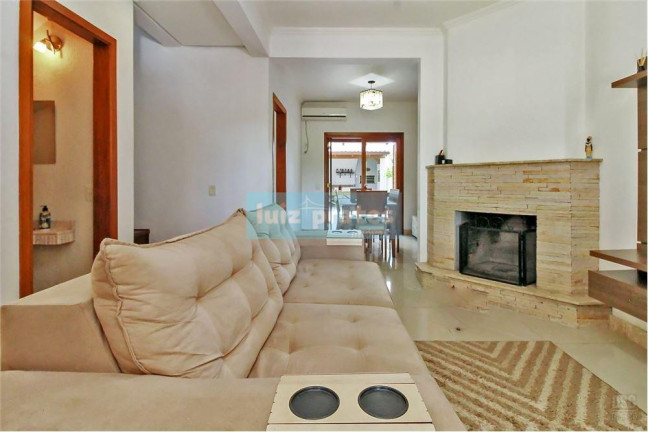 Imagem Casa com 3 Quartos à Venda, 140 m² em Hípica - Porto Alegre