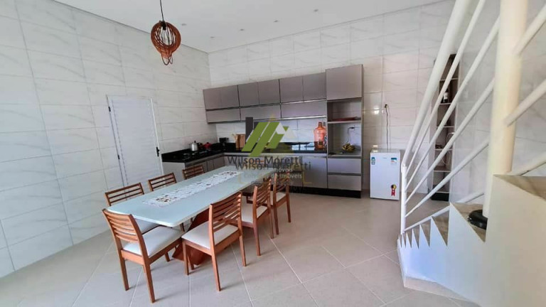 Imagem Casa com 3 Quartos à Venda, 246 m² Imagem Casa com 3 Quartos à Venda, 246 m²
