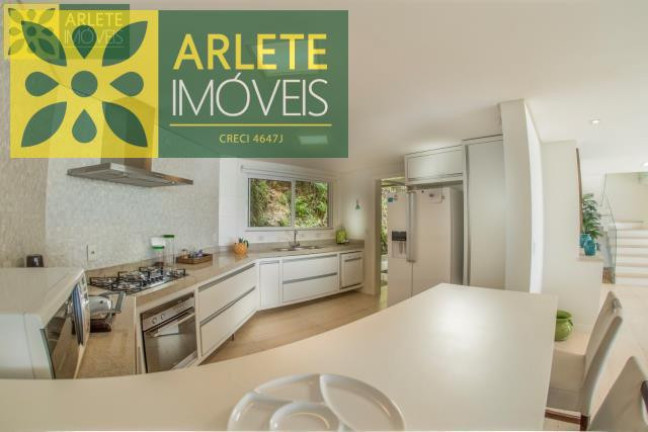 Imagem Casa com 5 Quartos para Alugar ou Temporada, 529 m² em Centro - Porto Belo Imagem Casa com 5 Quartos para Alugar ou Temporada, 529 m² em Centro - Porto Belo