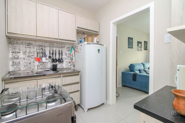 Imagem Imóvel com 2 Quartos à Venda, 47 m² em Cristal - Porto Alegre Imagem Imóvel com 2 Quartos à Venda, 47 m² em Cristal - Porto Alegre