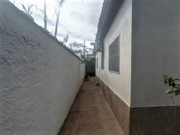 Imagem Casa com 2 Quartos à Venda, 250 m² em Ilha Comprida Imagem Casa com 2 Quartos à Venda, 250 m² em Ilha Comprida