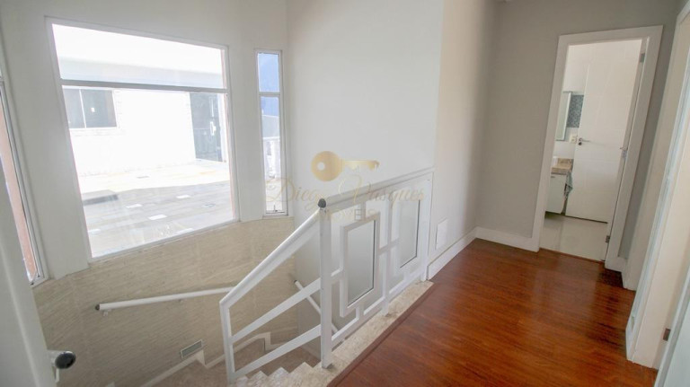 Imagem Casa com 3 Quartos à Venda, 337 m² em Tijuca - Teresópolis Imagem Casa com 3 Quartos à Venda, 337 m² em Tijuca - Teresópolis