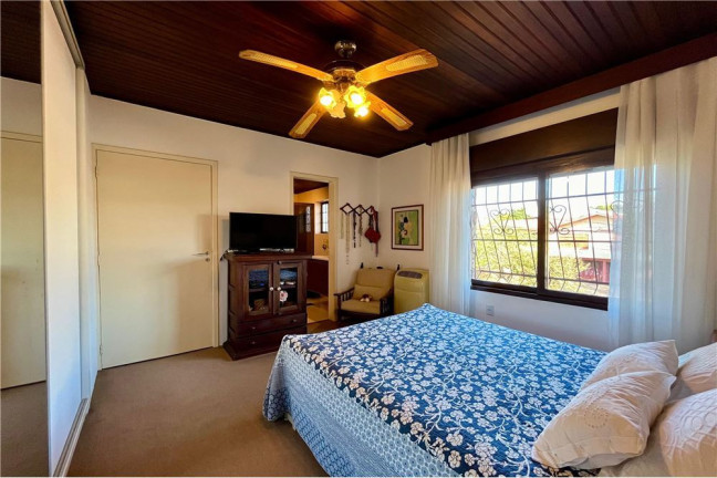 Imagem Casa com 3 Quartos à Venda, 300 m² em Jardim Carvalho - Porto Alegre Imagem Casa com 3 Quartos à Venda, 300 m² em Jardim Carvalho - Porto Alegre