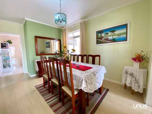 Imagem Casa com 3 Quartos à Venda, em Estreito - Florianópolis Imagem Casa com 3 Quartos à Venda, em Estreito - Florianópolis
