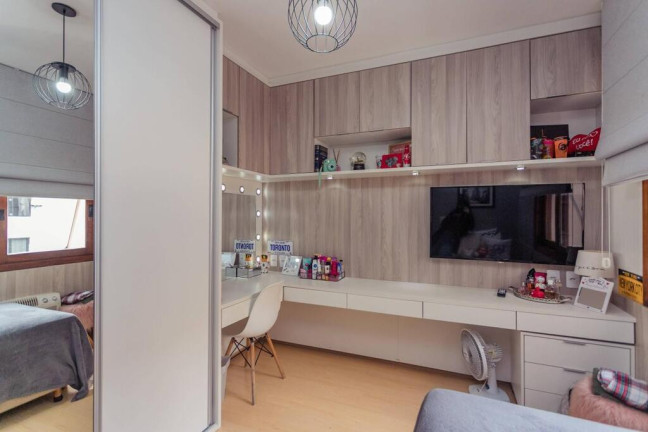 Imagem Imóvel com 3 Quartos à Venda, 272 m² em Jardim Lindóia - Porto Alegre Imagem Imóvel com 3 Quartos à Venda, 272 m² em Jardim Lindóia - Porto Alegre
