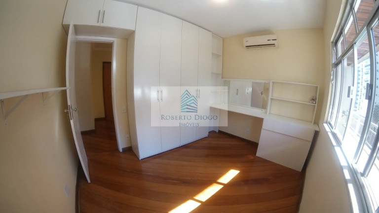 Imagem Imóvel com 3 Quartos à Venda, 120 m² em Icaraí - Niterói Imagem Imóvel com 3 Quartos à Venda, 120 m² em Icaraí - Niterói