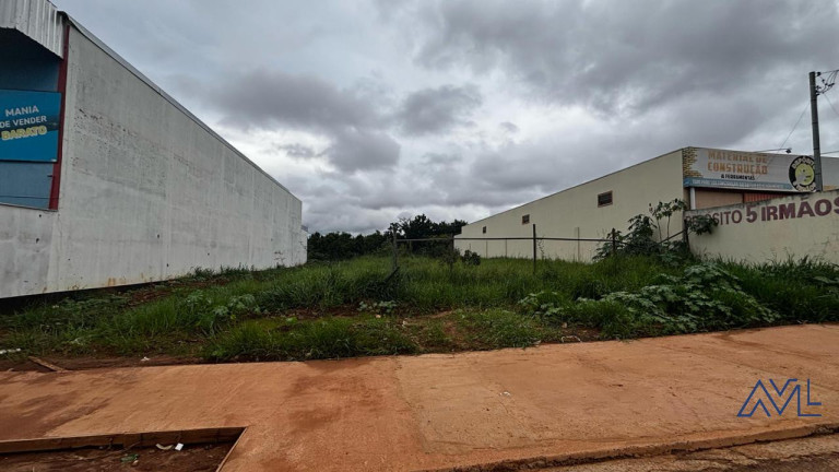 Terreno à Venda, 800 m² em Jardim Radialista - Campo Grande
