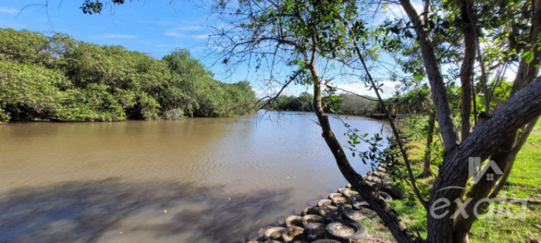 Chácara à Venda, 1.208 m² em Praia Grande - Fundão