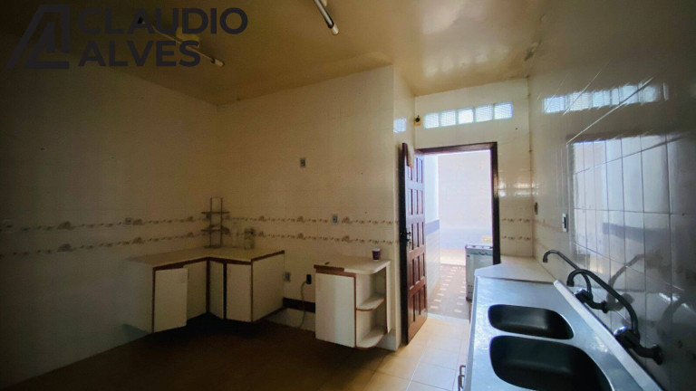 Imagem Casa com 5 Quartos à Venda, 292 m² em Centro - Feira De Santana Imagem Casa com 5 Quartos à Venda, 292 m² em Centro - Feira De Santana