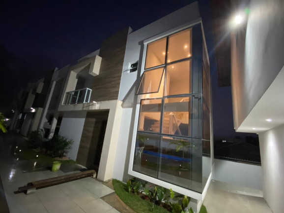 Imagem Casa com 4 Quartos à Venda, 135 m² em Pitangueiras - Lauro De Freitas Imagem Casa com 4 Quartos à Venda, 135 m² em Pitangueiras - Lauro De Freitas