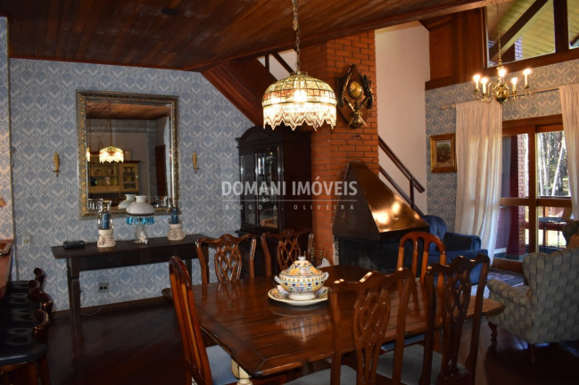 Imagem Imóvel com 4 Quartos à Venda, 162 m² em Região De Capivari - Campos Do Jordão Imagem Imóvel com 4 Quartos à Venda, 162 m² em Região De Capivari - Campos Do Jordão