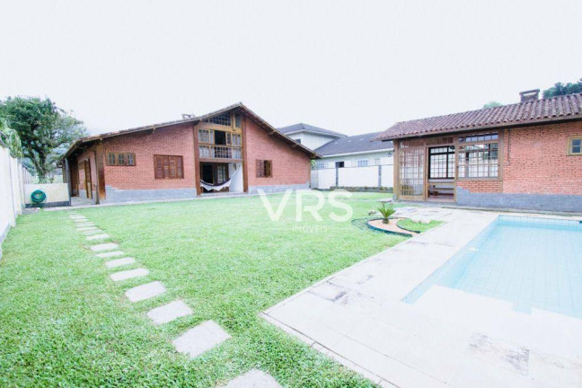 Imagem Casa com 4 Quartos à Venda, 232 m² em Carlos Guinle - Teresópolis