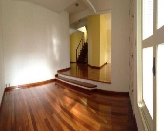 Imagem Casa com 4 Quartos à Venda, 330 m² em Jardim Itu Sabará - Porto Alegre Imagem Casa com 4 Quartos à Venda, 330 m² em Jardim Itu Sabará - Porto Alegre