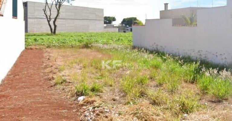 Terreno à Venda, 275 m² em Jardim Das Acácias - Cravinhos