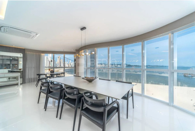 Apartamento com 4 Quartos à Venda, 237 m² em Centro - Balneário Camboriú