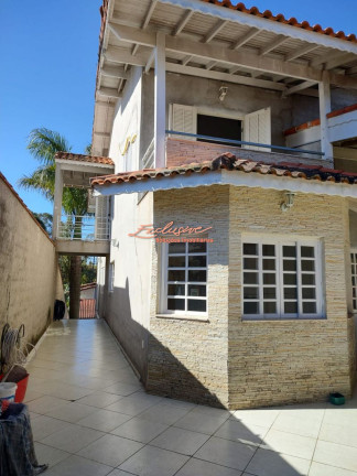 Imagem Sobrado com 3 Quartos à Venda, 380 m²