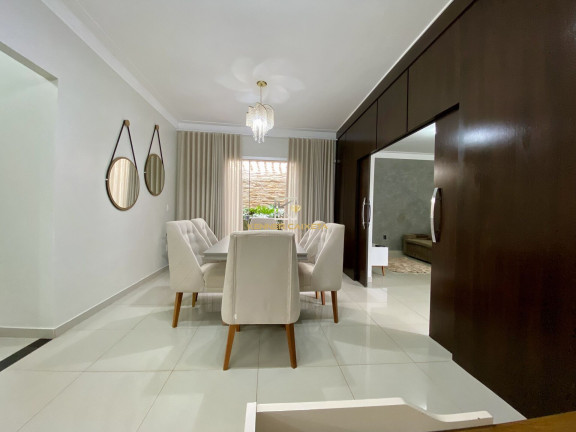 Imagem Casa com 3 Quartos à Venda, 220 m² em Belvedere - Patos De Minas
