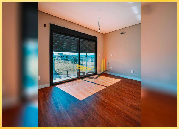 Imagem Casa com 3 Quartos à Venda, 340 m² em Chácara Estela - Santana De Parnaíba Imagem Casa com 3 Quartos à Venda, 340 m² em Chácara Estela - Santana De Parnaíba