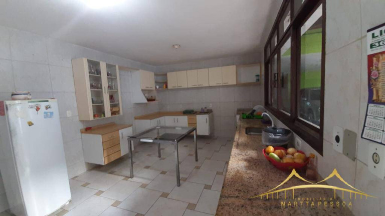 Imagem Casa com 4 Quartos à Venda, 600 m² em Candelária - Natal Imagem Casa com 4 Quartos à Venda, 600 m² em Candelária - Natal