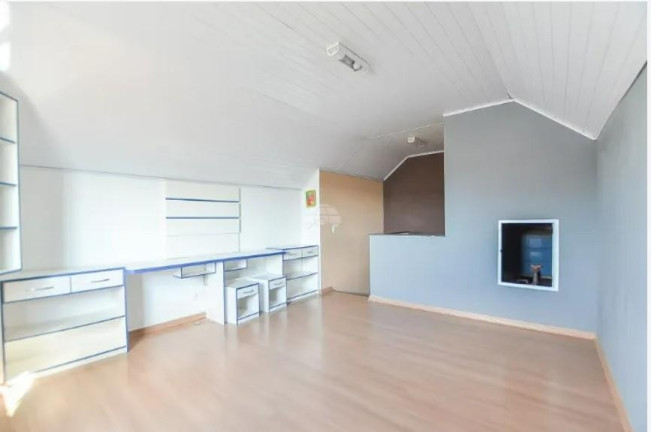 Imagem Casa com 3 Quartos à Venda, 190 m² em Novo Mundo - Curitiba Imagem Casa com 3 Quartos à Venda, 190 m² em Novo Mundo - Curitiba