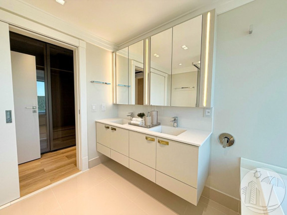 Imagem Apartamento com 4 Quartos à Venda, 196 m² em Centro - Balneário Camboriú