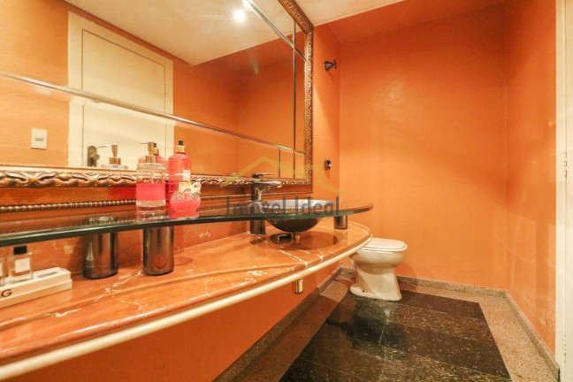 Imagem Casa com 6 Quartos à Venda, 684 m² em Santo Inácio - Curitiba Imagem Casa com 6 Quartos à Venda, 684 m² em Santo Inácio - Curitiba