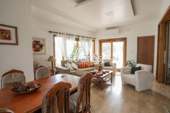 Imagem Sobrado com 5 Quartos à Venda, 390 m² em Laranjal - Pelotas Imagem Sobrado com 5 Quartos à Venda, 390 m² em Laranjal - Pelotas