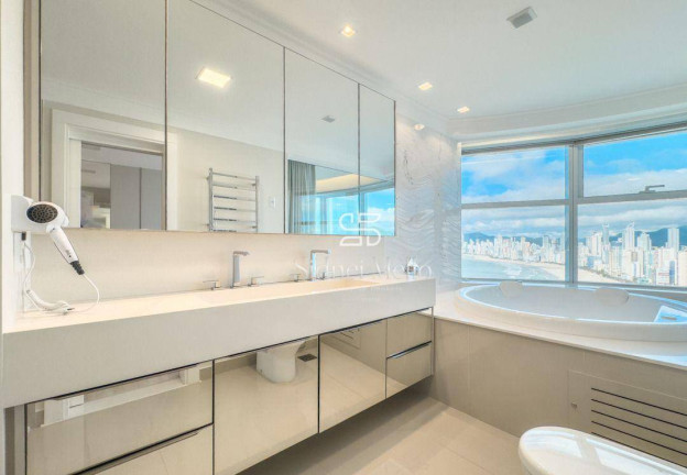 Imagem Apartamento com 3 Quartos à Venda, 164 m² em Quadra Mar Norte - Balneário Camboriú Imagem Apartamento com 3 Quartos à Venda, 164 m² em Quadra Mar Norte - Balneário Camboriú