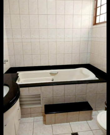 Imagem Casa com 3 Quartos à Venda, 230 m² em Zona 08 - Maringá