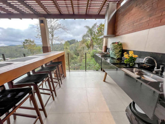 Imagem Casa com 6 Quartos à Venda, 370 m² Imagem Casa com 6 Quartos à Venda, 370 m²