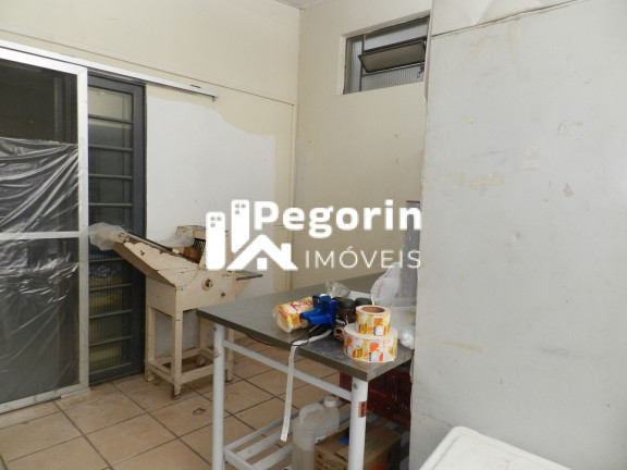 Imagem Casa com 3 Quartos à Venda, 298 m² em Emiliano Perneta - Pinhais Imagem Casa com 3 Quartos à Venda, 298 m² em Emiliano Perneta - Pinhais