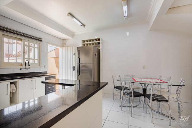 Imagem Casa com 4 Quartos à Venda, 194 m² em Moinhos De Vento - Canoas