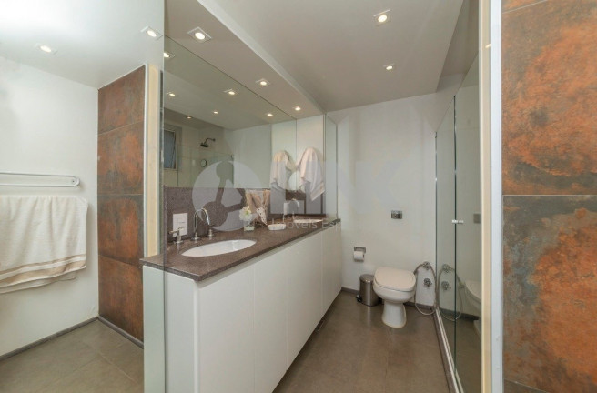 Imagem Apartamento com 3 Quartos à Venda, 190 m² em Moinhos De Vento - Porto Alegre