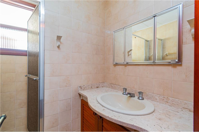 Imagem Imóvel com 2 Quartos à Venda, em Auxiliadora - Porto Alegre Imagem Imóvel com 2 Quartos à Venda, em Auxiliadora - Porto Alegre