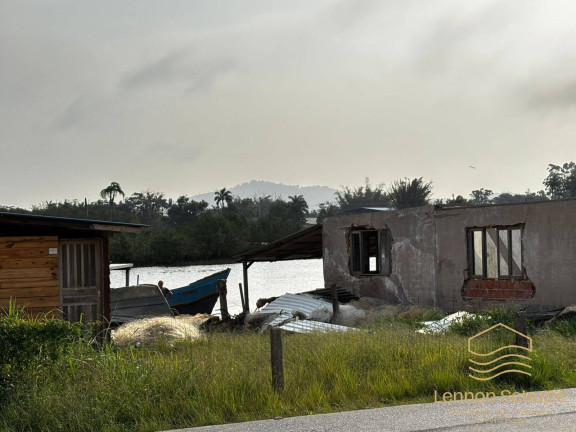 Imagem Casa com 4 Quartos à Venda, 145 m² em Itapocu - Araquari