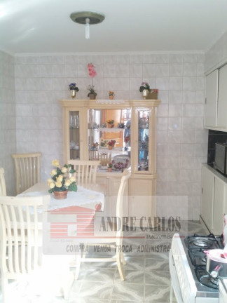 Imagem Sobrado com 3 Quartos à Venda, 240 m² em Vila Ayrosa - Osasco