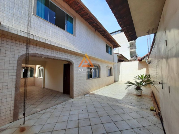 Imagem Casa com 4 Quartos à Venda, 200 m²