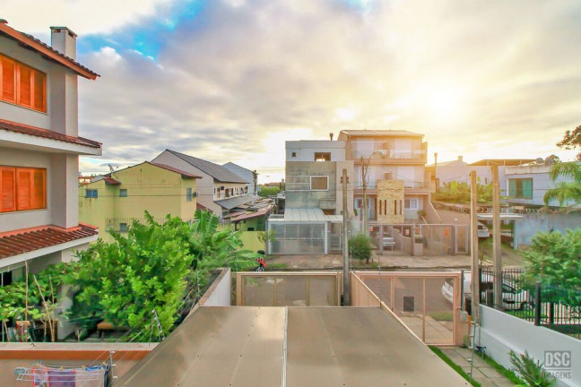 Imagem Casa com 3 Quartos à Venda, 120 m² em Guarujá - Porto Alegre