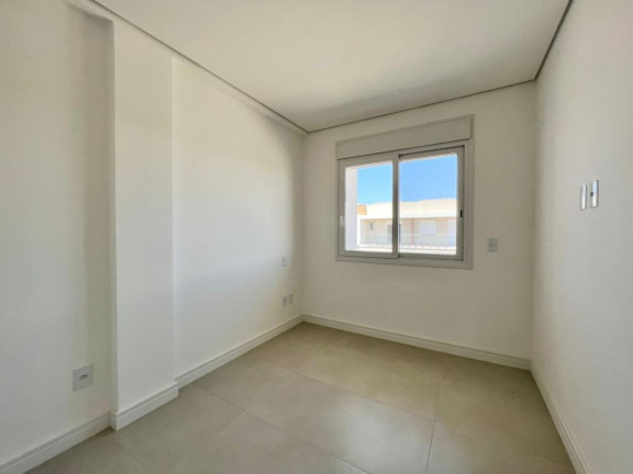 Imagem Casa com 4 Quartos à Venda, em -- - Capao Da Canoa Imagem Casa com 4 Quartos à Venda, em -- - Capao Da Canoa