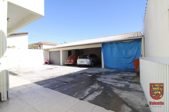 Imagem Casa com 5 Quartos à Venda,  em Balneário - Florianópolis
