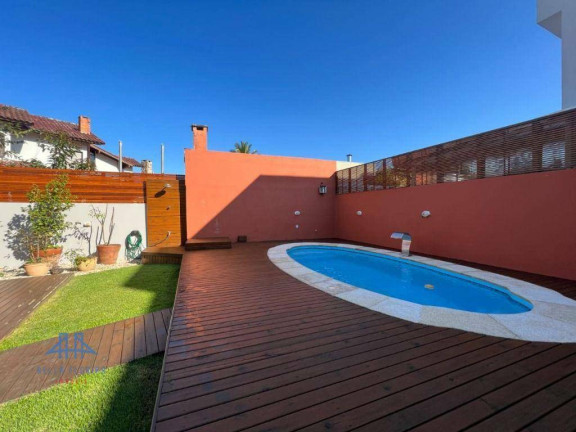 Casa com 4 Quartos à Venda, 267 m² em Córrego Grande - Florianópolis