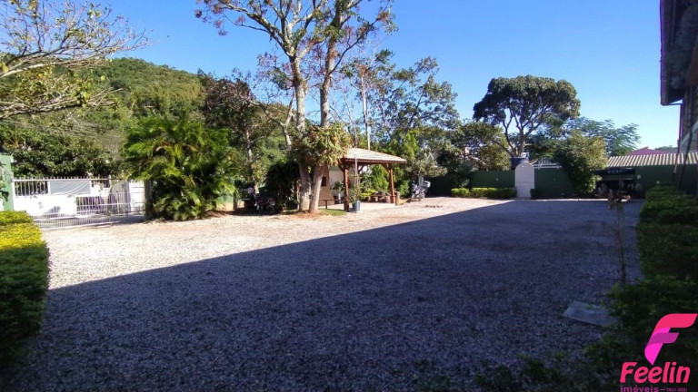 Imagem Apartamento com 1 Quarto para Alugar, 28 m² em Rio Tavares - Florianópolis
