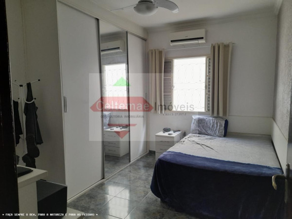 Imagem Casa com 3 Quartos à Venda, 200 m² em Vila Aparecida - Taubaté