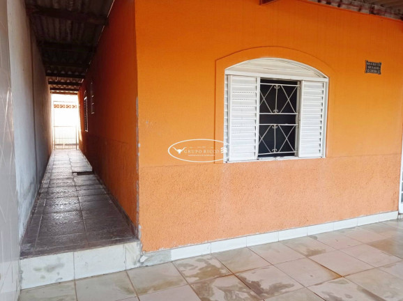 Imagem Casa com 3 Quartos à Venda, 150 m² em Jardim Curitiba - Goiânia