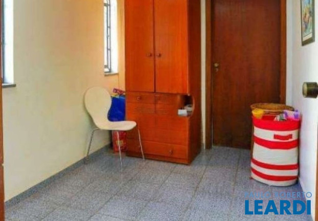 Imagem Sobrado com 4 Quartos à Venda, 400 m² em Vila Bastos - Santo André Imagem Sobrado com 4 Quartos à Venda, 400 m² em Vila Bastos - Santo André