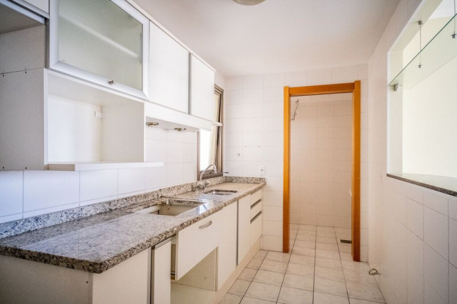 Imagem Apartamento com 2 Quartos à Venda, 87 m² em Passo Da Areia - Porto Alegre